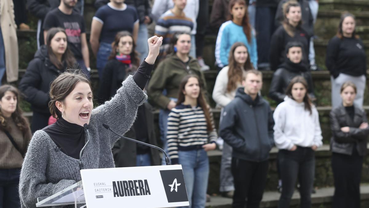 La portavoz de Ernai, Amaiur Egurrola, el pasado martes en Bilbaodurante un acto de la organización juvenil de la izquierda abertzale.