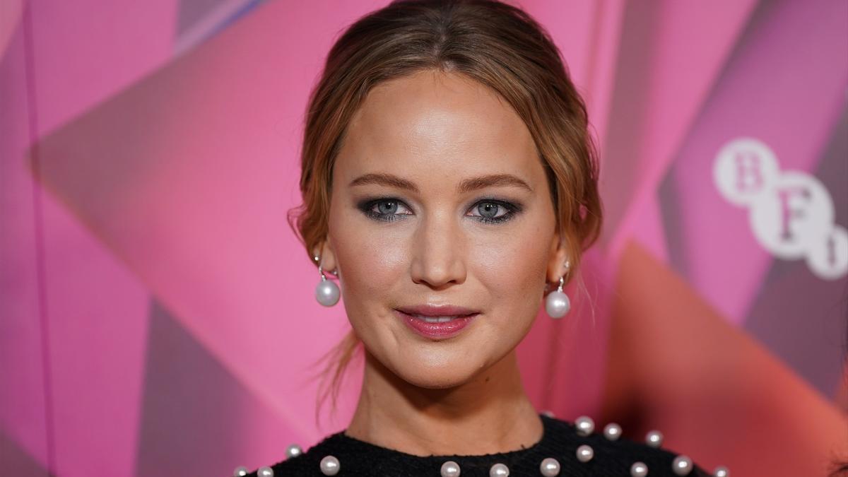 La actriz posa en diferentes alfombras para presentar sus películas.