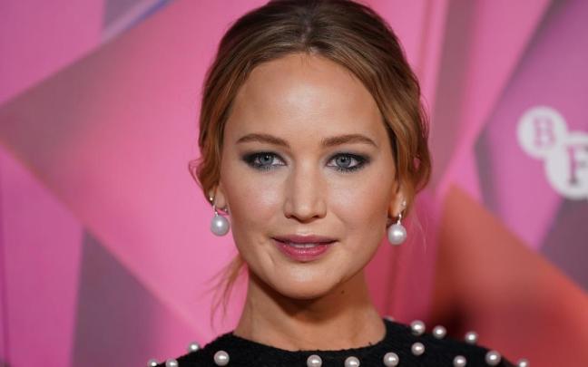 La actriz posa en diferentes alfombras para presentar sus películas.