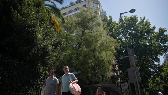 Fachada del ático en el barrio de Chamberí adquirido por la Comunidad de Madrid.
