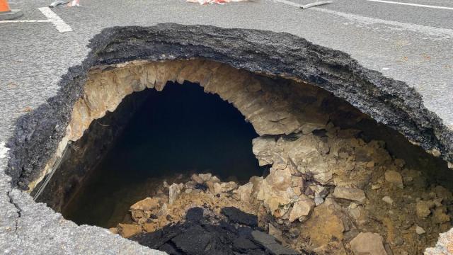 Las labores para reparar el socavón avanzan / Ayuntamiento Amorebieta Las labores para reparar el socavón avanzan