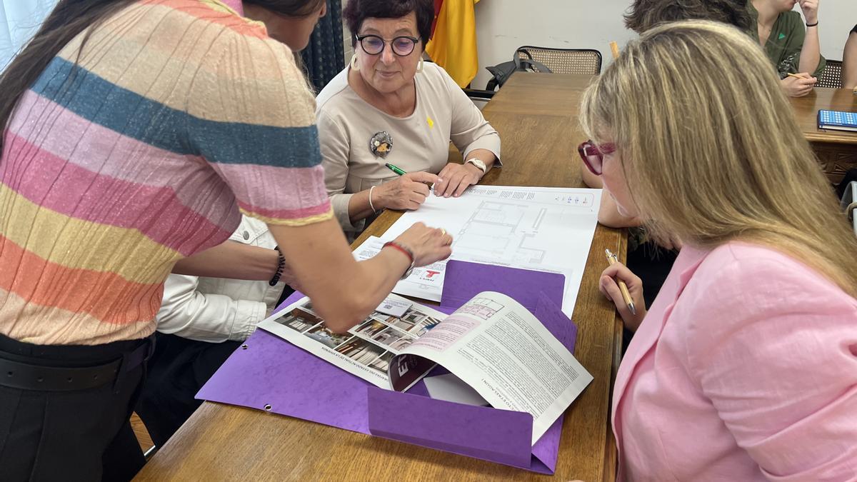 El taller comunitario celebrado en el marco del proyecto Etxelagun en Beasain.