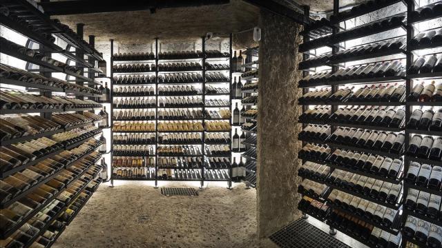 La bodega del restaurante Via Veneto, con referencias centenarias.