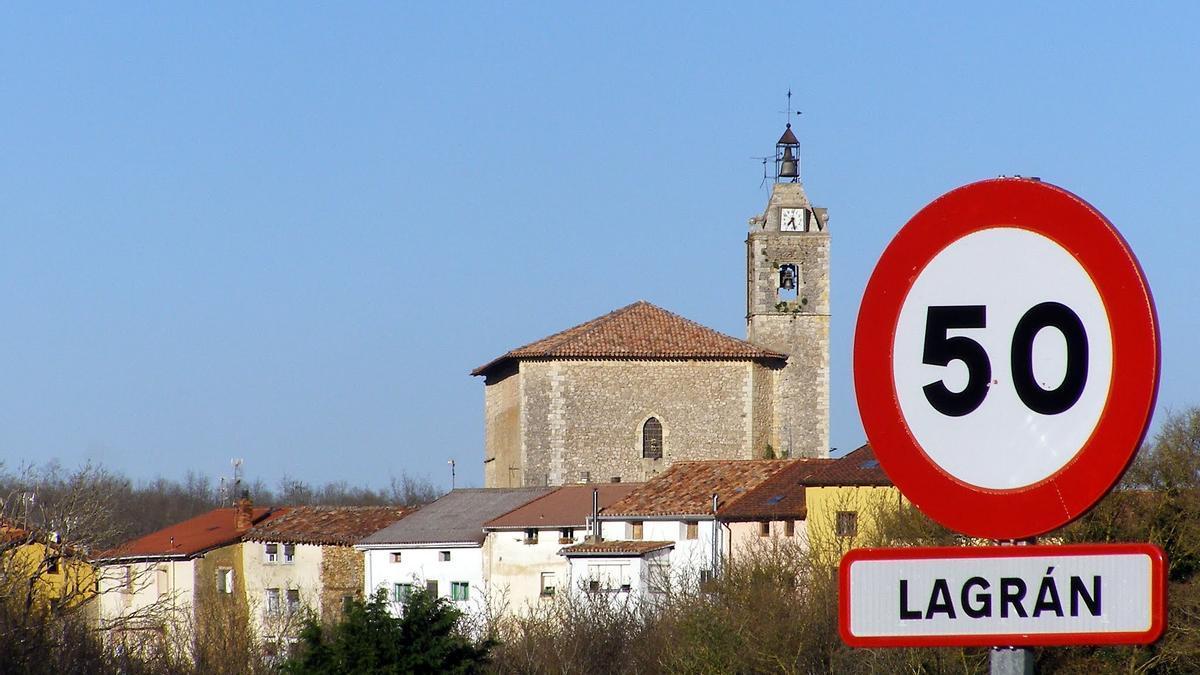 Estampa del municipio de Lagrán en Mendialdea
