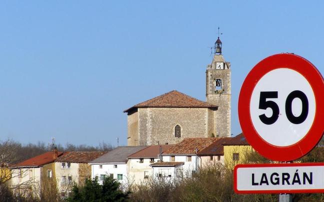 Estampa del municipio de Lagrán en Mendialdea