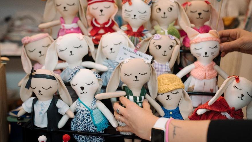 Muñecos de tela, a la venta en 'Hecho con arte'