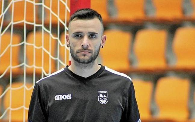 Asier, en el pabellón Anaitasuna.