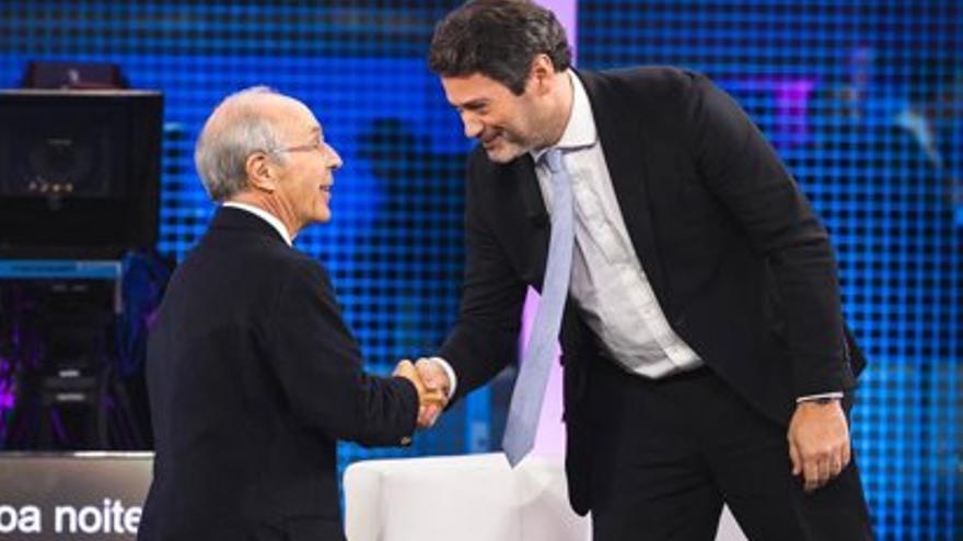El candidato del Partido Social Demócrata, Luis Marques Mendes, junto al de Chega, Andre Ventura, en el marco de un debate electoral