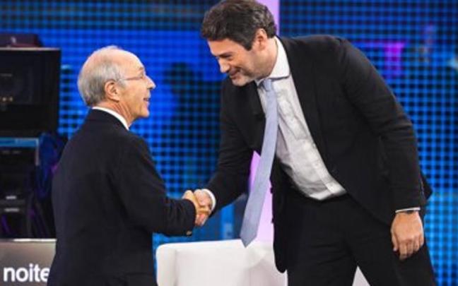 El candidato del Partido Social Demócrata, Luis Marques Mendes, junto al de Chega, Andre Ventura, en el marco de un debate electoral