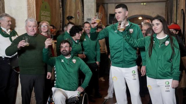 Txotx a cargo de Euskal Pilota Selekzioa.