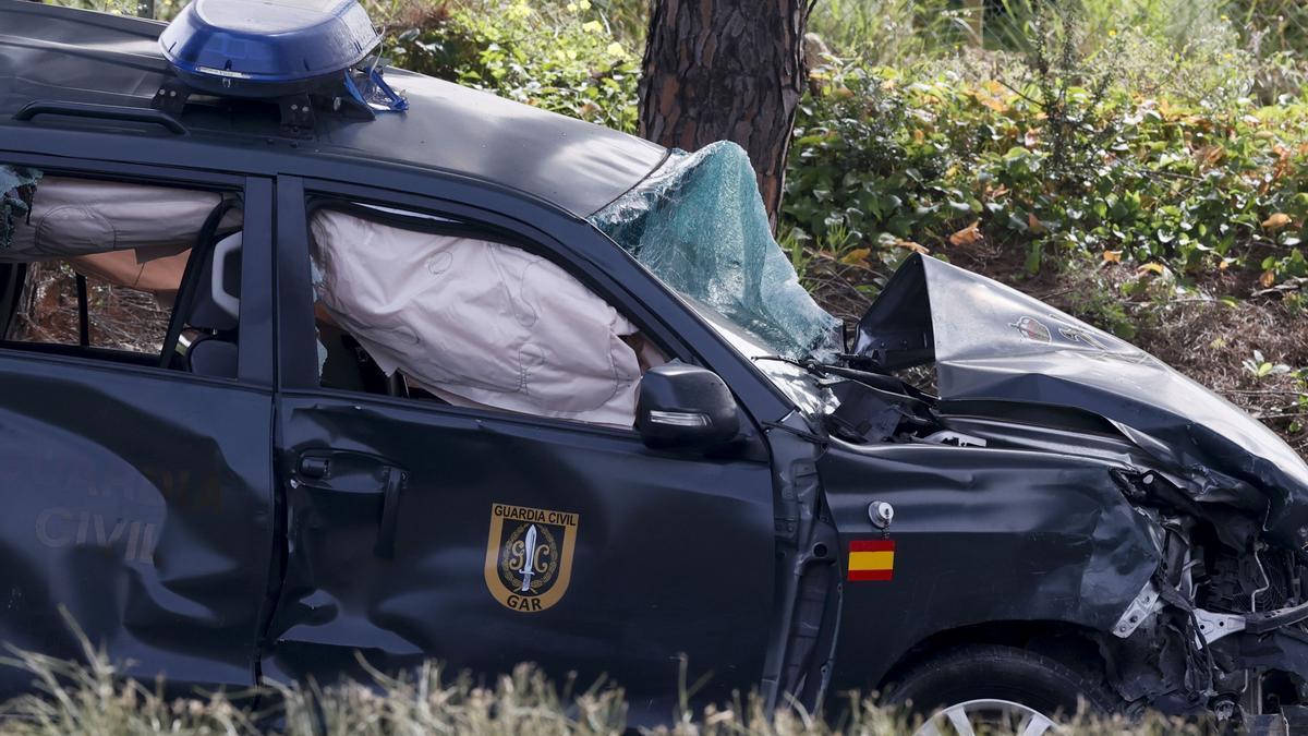 En imágenes el accidente que ha dejado seis muertos al saltarse un camión un control policial en Sevilla