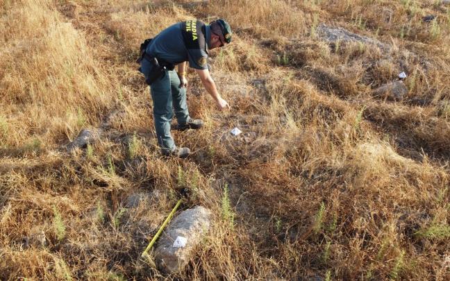 La Guardia Civil recoge pruebas de los daños en el yacimiento arqueológico / Guardia Civil La Guardia Civil recoge pruebas de los daños en el yacimiento arqueológico