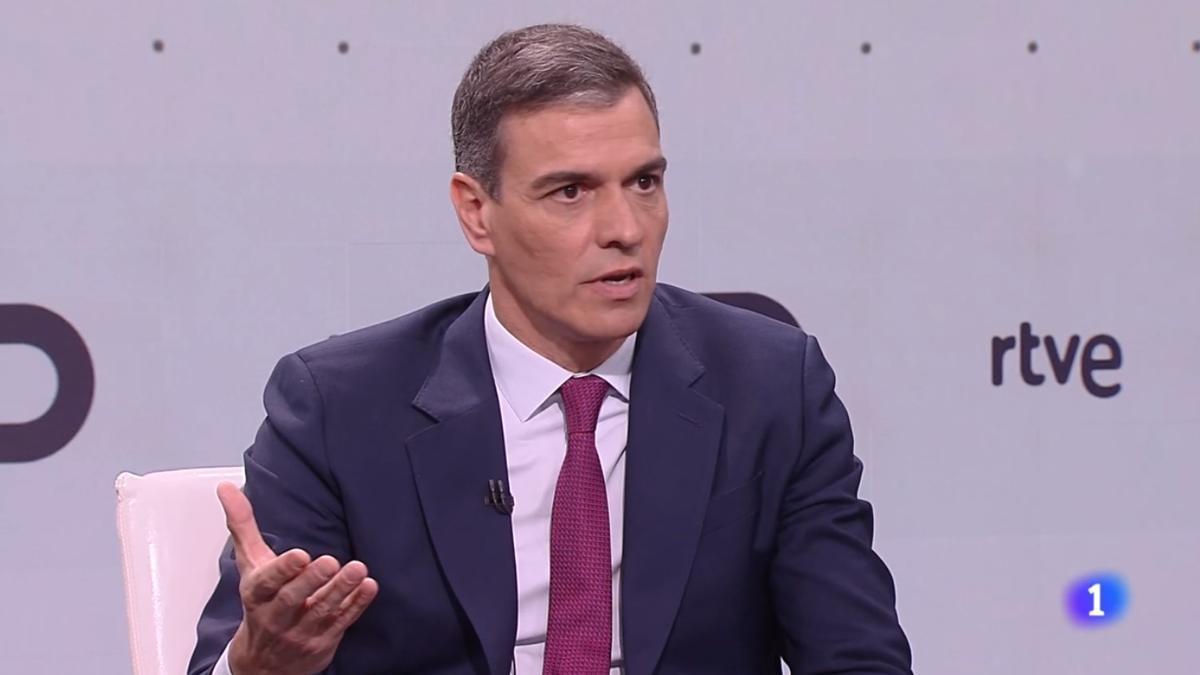 El presidente del Gobierno español, Pedro Sánchez, durante su entrevista en TVE