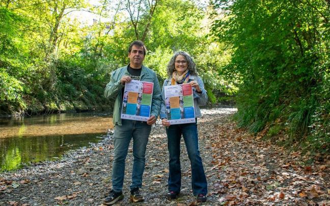Niko Bengoetxea, técnico de Sostenibilidad, y Yolanda Martín, concejala de Medioambiente.