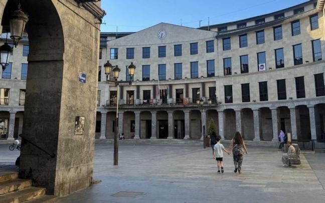 El Ayuntamiento de Laudio desde la Herriko plaza