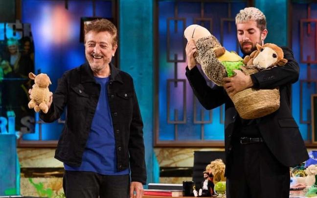 David Broncano y el cantante Manolo García, anoche en 'La Revuelta'