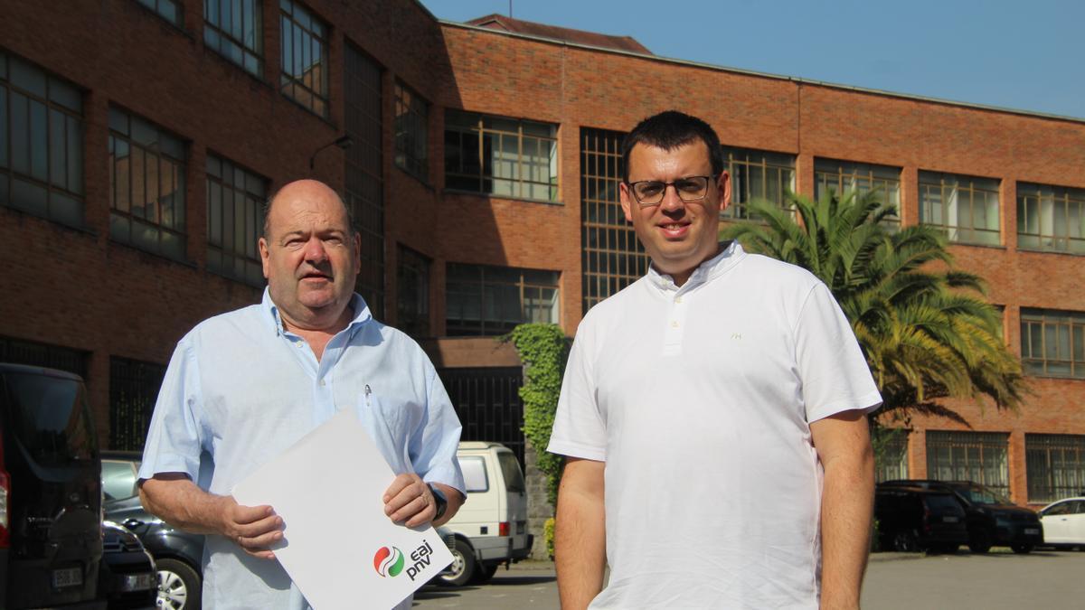 Los concejales del PNV Xabier Arrizabalaga y Ander Garay.