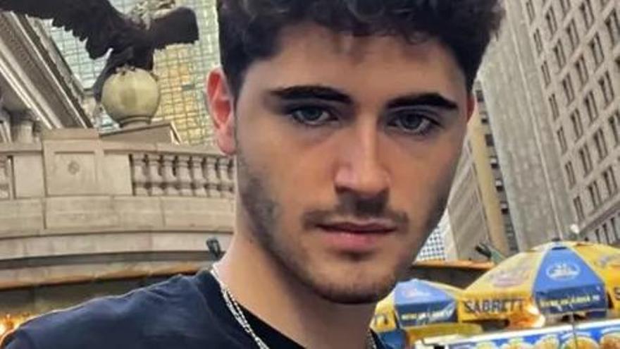 El científico estaba encantado con su experiencia en el concierto.