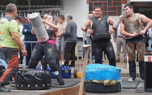 La azpeitiarra Olaia Esnaola será una de las harrijasotzailes en liza en el frontón Gurea el sábado.