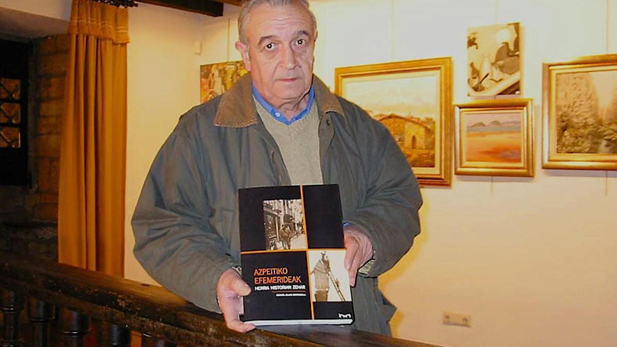 Imanol Elías desarrolló una intensa actividad como autor de obras de teatro, libros de historia y estudios de investigacion en los que la cultura vasca y Azpeitia estuvieron muy presentes.