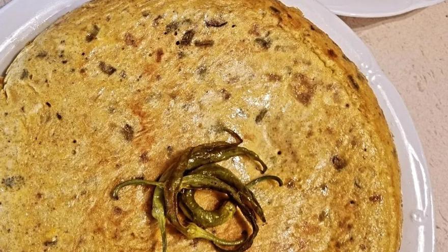 Tortilla de piparras del bar La Catedral de Tudela.