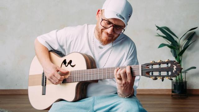 Javi Medina asegura que “casi nadie” le ha regalado nada en el mundo de la música.