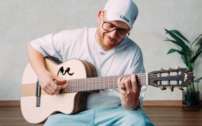 Javi Medina asegura que “casi nadie” le ha regalado nada en el mundo de la música.