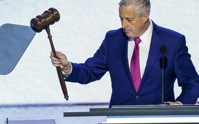 El presidente del Comité Nacional Republicano, Michael Whatley, da inicio a la Convención