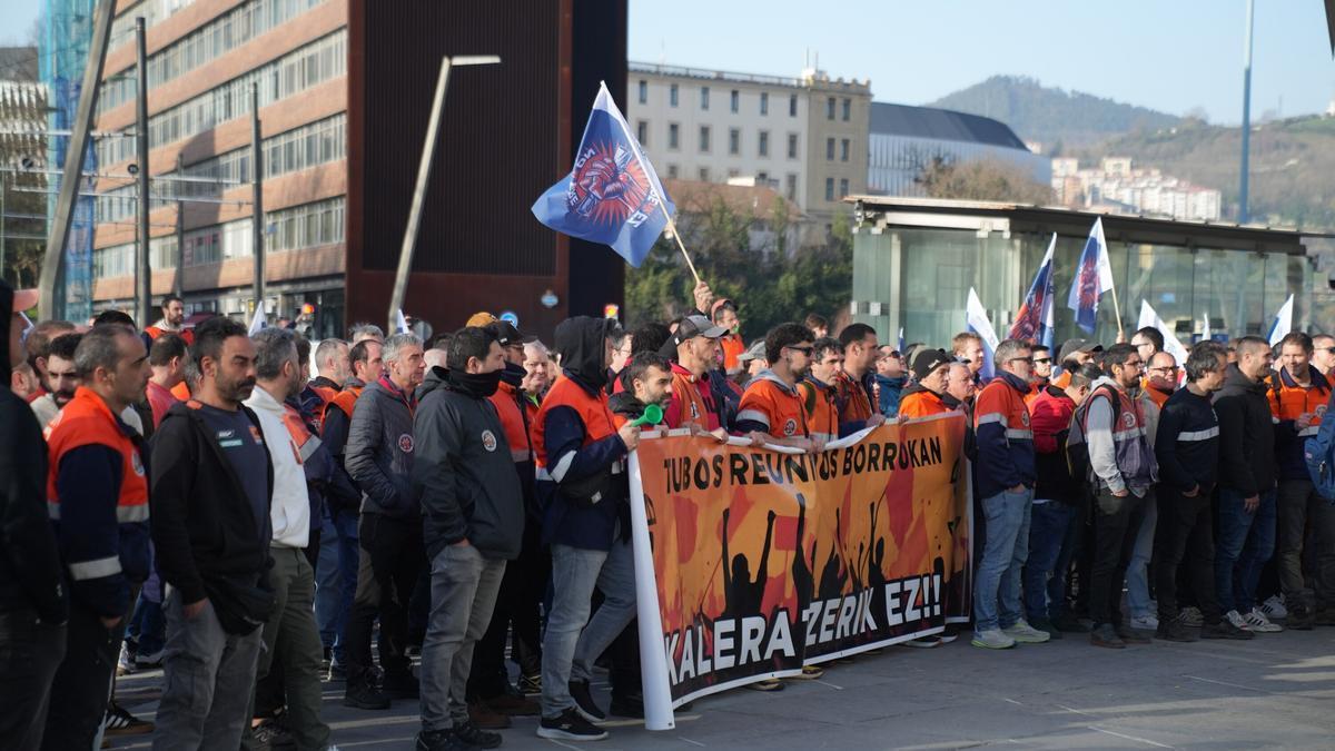 Trabajadores de Tubos Reunidos se manifiestan en Bilbao