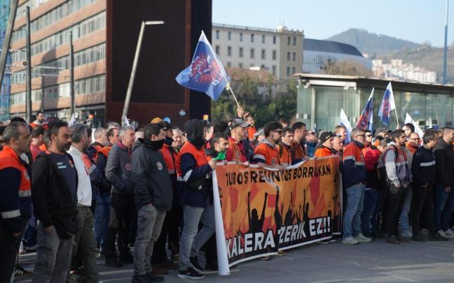 Trabajadores de Tubos Reunidos se manifiestan en Bilbao