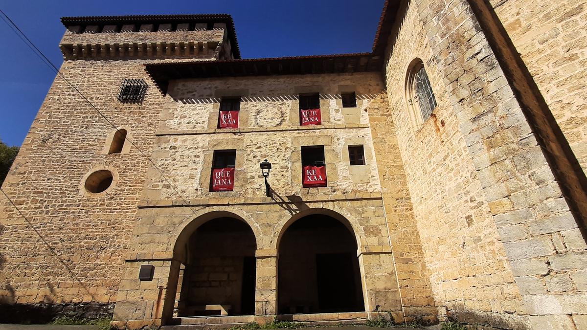 Entrada al Conjunto Monumental de Quejana