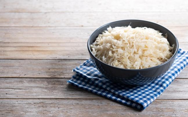 Un bol lleno de chucrut. FREEPIK