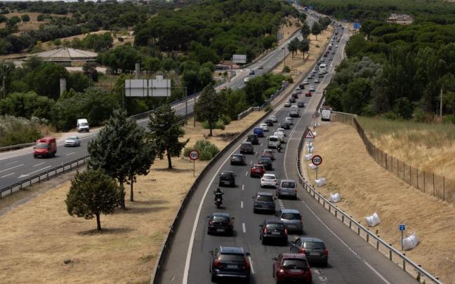 Varios vehículos en la carretera / EP Varios vehículos en la carretera