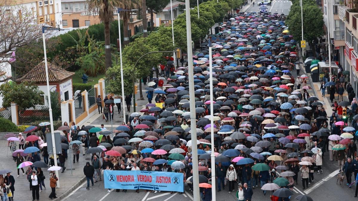 En imágenes: Miles de personas piden en Huelva "verdad, justicia y respeto" para las víctimas de Adamuz