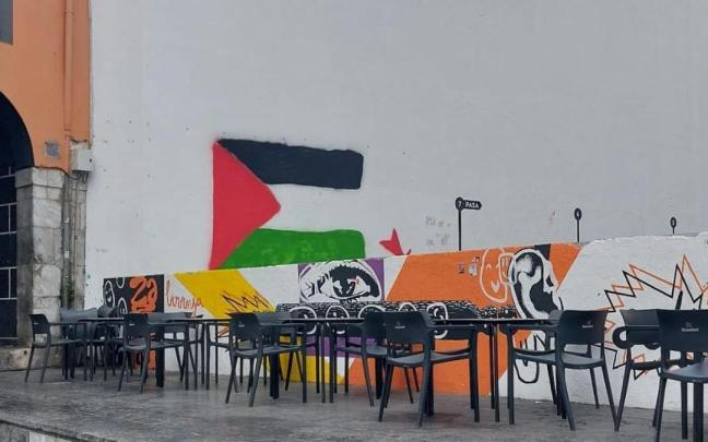 Pintada efectuada en la pared del frontón Goiko Losa.