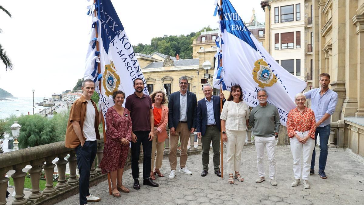 Presentación de la Bandera de La Concha 2025 en el Ayuntamiento de Donostia. Iker Azurmendi