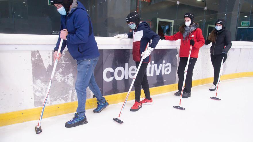 Uno de los equipos del Harrikada Curling Taldea en una imagen de archivo.