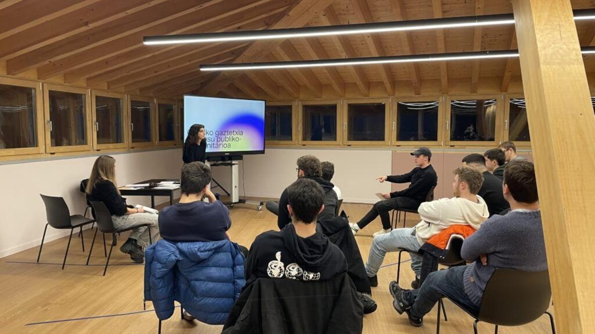 Reunion en Getaria sobre el nuevo gaztetxe.