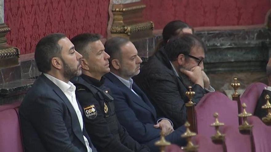 Aldama, Ábalos y Koldo, en el Tribunal Supremo durante el juicio contra ellos por el 'caso mascarillas'.