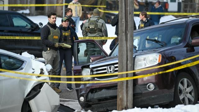 La mujer ha sido abatida en su vehículo por los agentes.