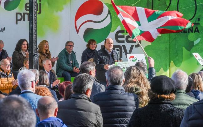 Los burukides del PNV en un acto del partido.