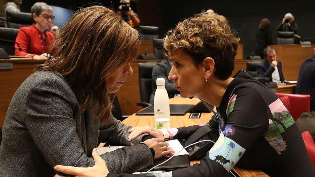 Uxue Barkos y María Chivite, durante un pleno del Parlamento de Navarra. Foto: Javier Bergasa Uxue Barkos y María Chivite, durante un pleno del Parlamento de Navarra. Foto: Javier Bergasa