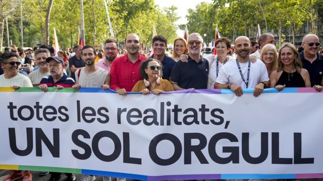 Cabecera de la manifestación del Pride Barcelona