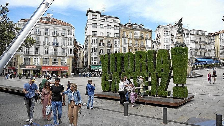 En imágenes: Vitoria recupera por fin una de las mejores y más concurridas terrazas