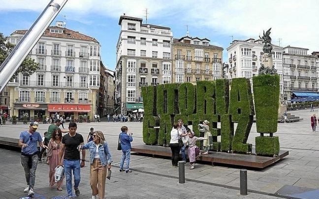 En imágenes: Vitoria recupera por fin una de las mejores y más concurridas terrazas