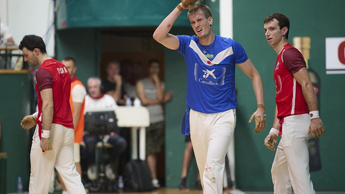 Jokin Altuna y Julen Martija, campeones de San Fermín con polémica ante Jon Ander Peña y Jon Mariezkurrena.