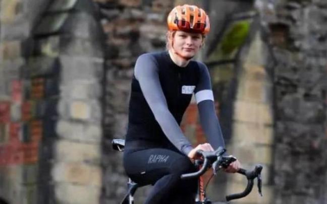 La ciclista transgénero Emily Bridges.