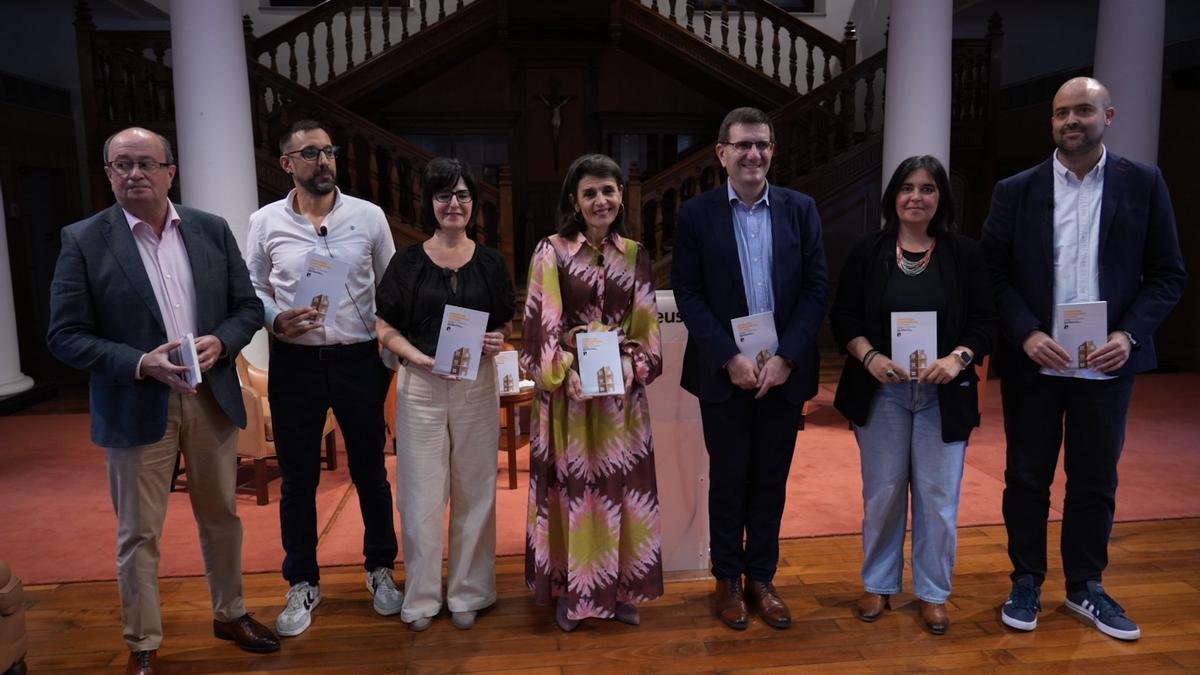 Presentación ayer del libro ‘Juventud, Convivencia, Futuro’