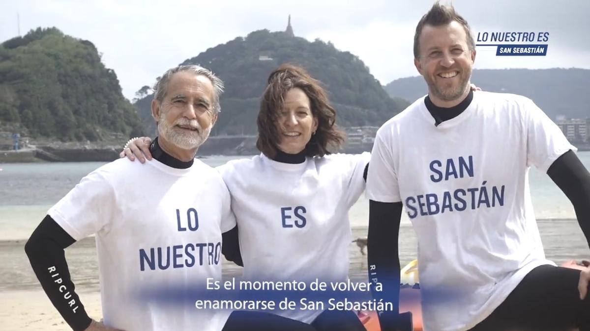 La errata, bien visible en la camiseta de Borja Corominas.