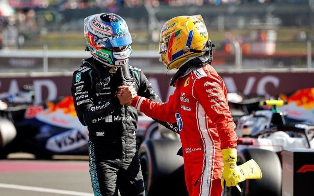 Kimi Antonelli y Lewis Hamilton en el Gran Premio de Gran Bretaña 2026.